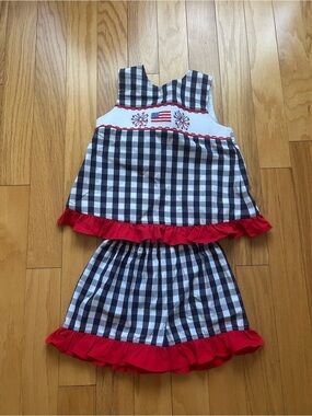 Stitchy Fish girls short set.